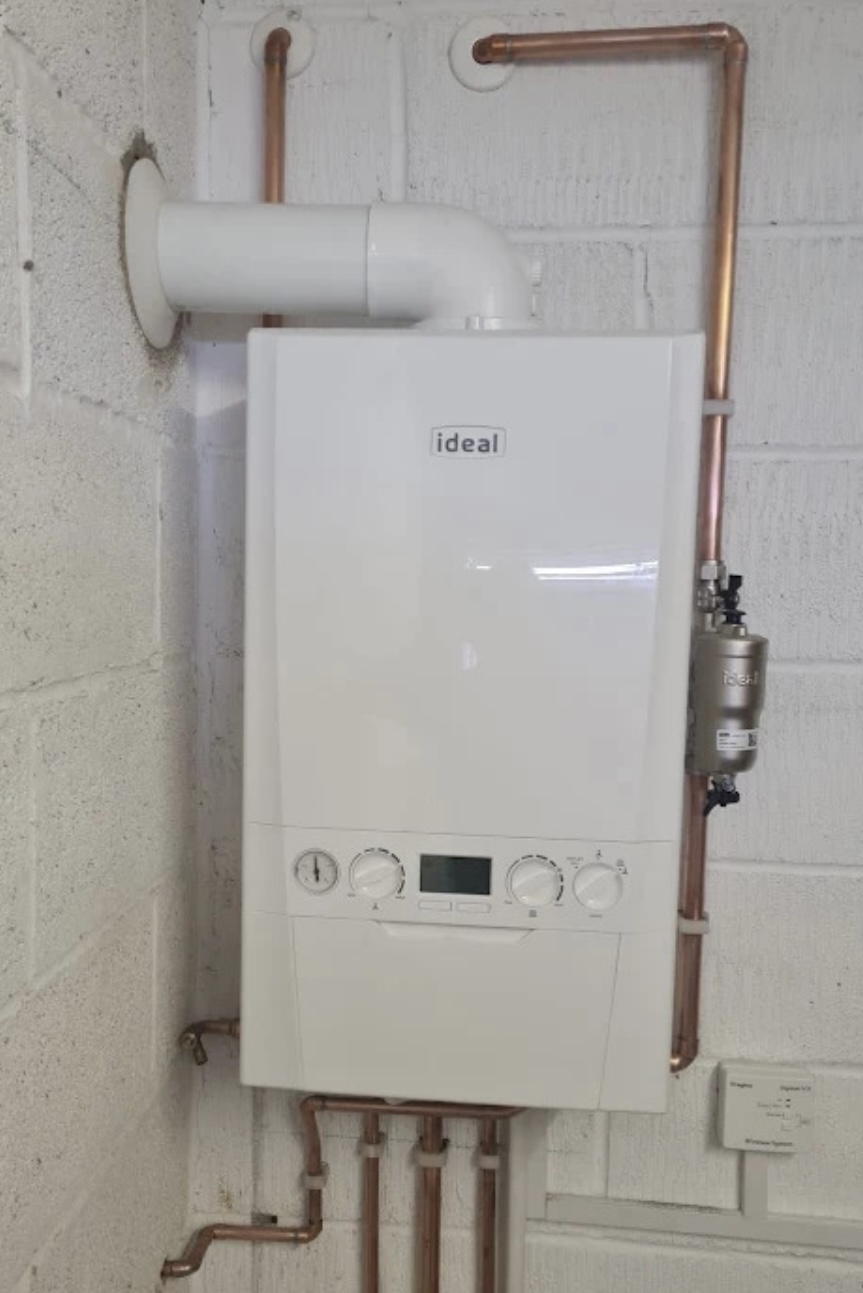 Ideal boiler installation with copper pipework and a magnetic system filter